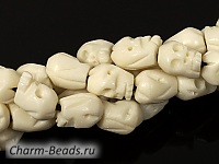 Резные бусины натуральной кости яка, стилизованы под череп. Диаметр отверстия 1.6 мм. Отверстие расположено вертикально, от вершины черепа вниз. Размеры указаны приблизительно. Бусины могут отличаться в исполнении мелких элементов резьбы. Цена указана за одну бусину.