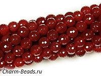 <p>Граненые бусины красного агата, тонированный. Диаметр отверстия 1.5 мм. Размер, вес, длина нити и количество бусин указаны примерно.</p>