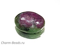 Кабошон корунда с цоизитом. Место добычи - Бразилия. Мелкие выемки. Погрешность измерения 0,5 - 1 мм.