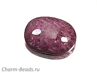 Кабошон корунда с цоизитом. Место добычи - Бразилия. Мелкие выемки. Погрешность измерения 0,5 - 1 мм.