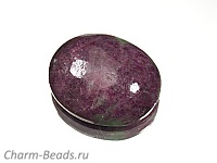 Кабошон корунда с цоизитом. Место добычи - Бразилия. Мелкие выемки. Погрешность измерения 0,5 - 1 мм.