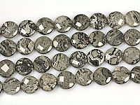 <p>Граненые бусины картографической яшмы (с включениями агата и кварца). Размеры, вес, длина нити и количество бусин на нити указаны примерно. </p>