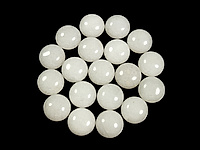 Кабошоны белого жадеита в ассортименте. Погрешность измерения в пределах 0, 5 - 1 мм. Микровыемки. Цена указана за штуку.